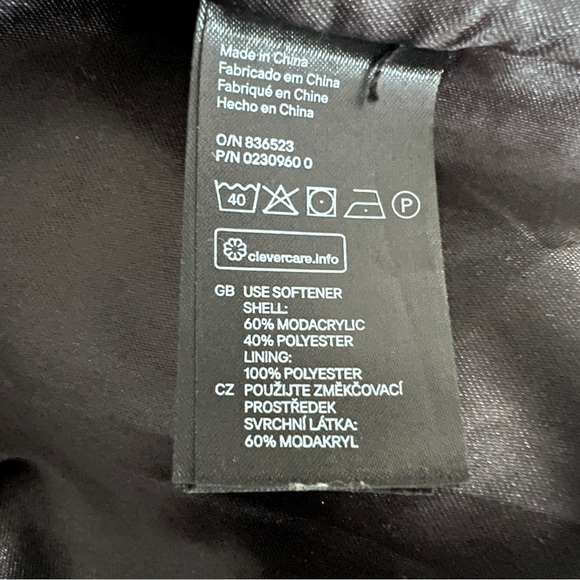 Divided by H&M Furry Faux Fur Vest Size 2 EUC - Picture 6 of 6